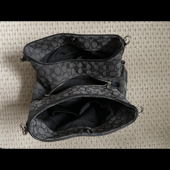 Black/grey Great condition coach purse. - Picture 2 of 2